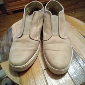 Dolce Vita Tan Suede Slip-On Sneakers Size 7.5